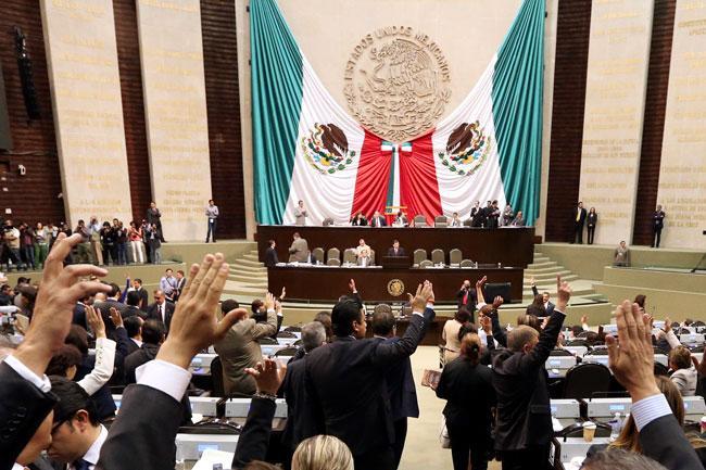Nuevamente los diputados federales del PRI y del PAN volvieron a traicionar a la clase trabajadora de México.
