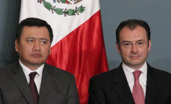 Miguel Ángel Osorio Chong y Luis Videgaray, secretarios de Gobernación y Hacienda, respectivamente. Funcionarios que mantienen al país en vilo por su incompetencia.