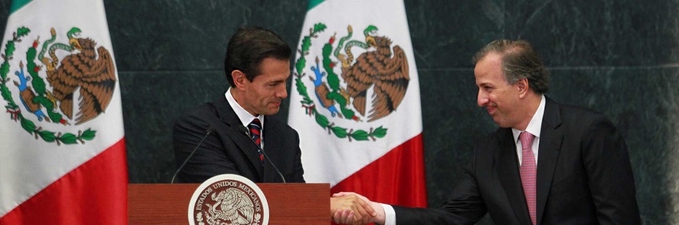 Enrique Peña Nieto, el peor presidente de los últimos 30 años, con el secretario de Hacienda, José Antonio Meade, uno de los responsables de la catástrofe económica que padecemos.